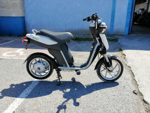 YAMAHA EC-03 ELECTRIC