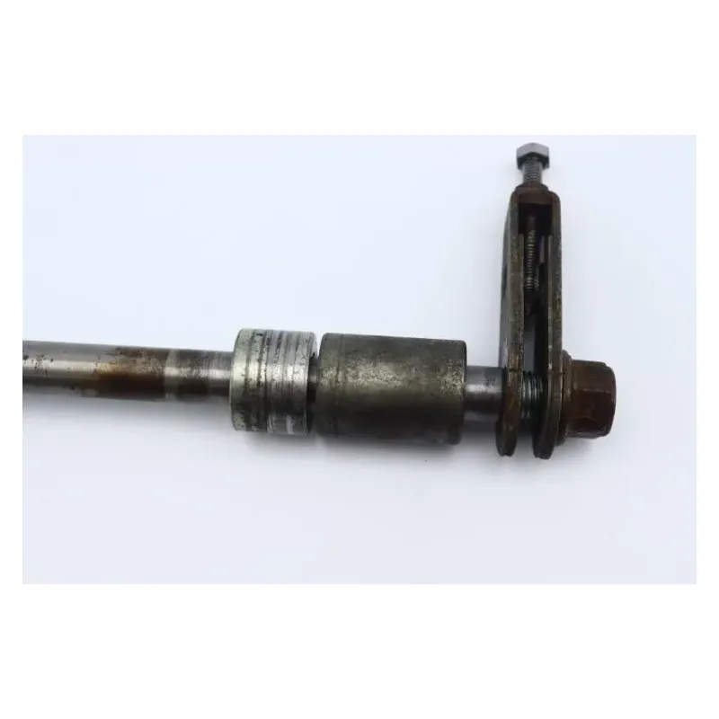 Axe de roue arriere HONDA CB 125 TWIN 1982 - 1988