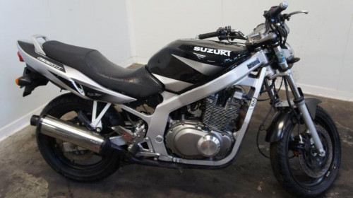 SUZUKI GS 500