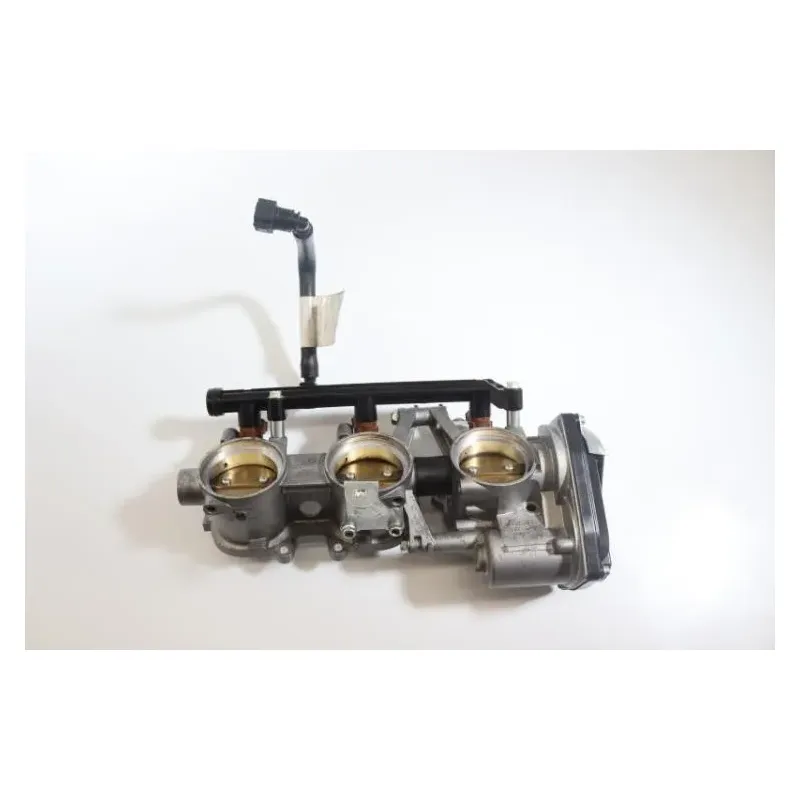 Rampe d'injection MV AGUSTA BRUTALE 800 2013 - 2015