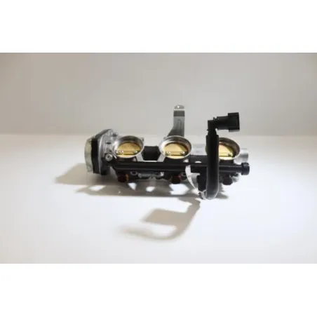 Rampe d'injection MV AGUSTA BRUTALE 800 2013 - 2015