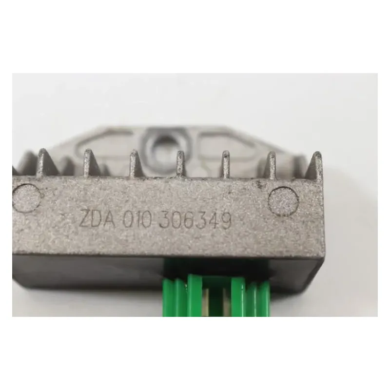 Regulateur charge batterie SYM FIDDLE II 125 2009 - 2013