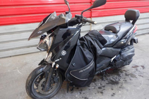YAMAHA 400 XMAX