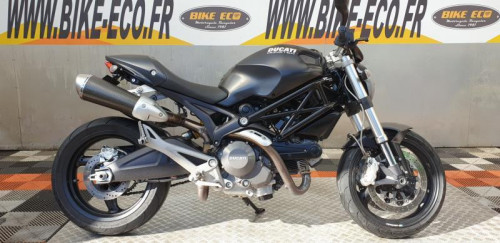 DUCATI MONSTER 696