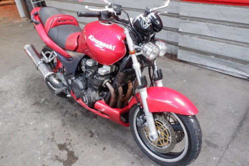 KAWASAKI ZR750