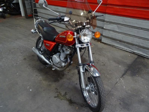 SUZUKI 125 GN