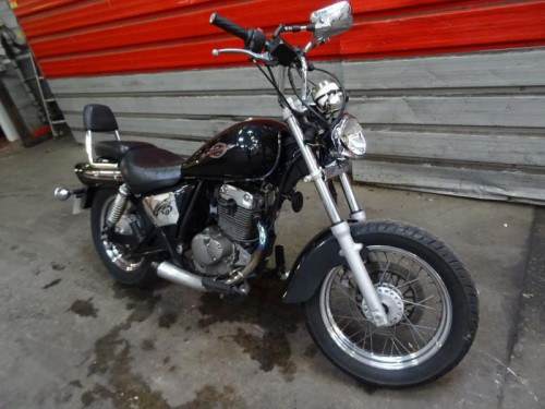 SUZUKI 125 MARAUDER