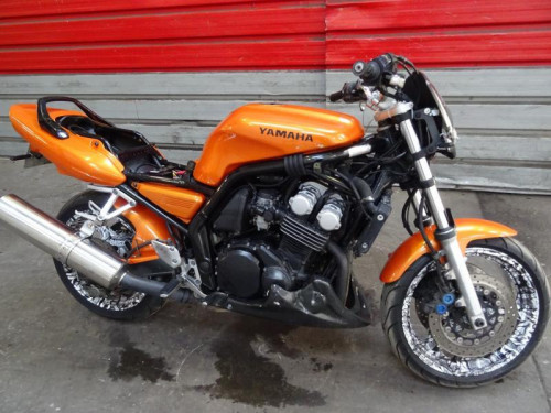 YAMAHA 600 FAZER