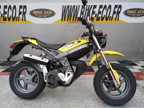 SUZUKI STREET MAGIC 50