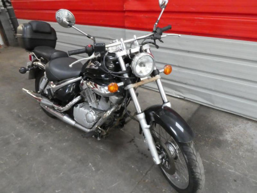 SUZUKI 125 INTRUDER