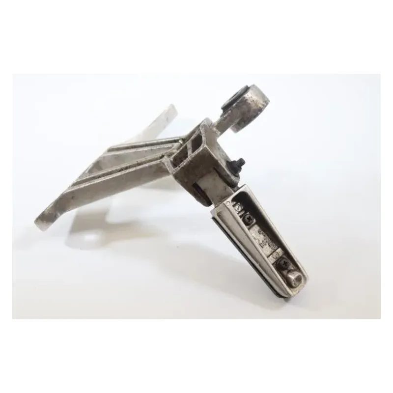 Platine arriere droite YAMAHA FZS 600 FAZER 1998 - 2001