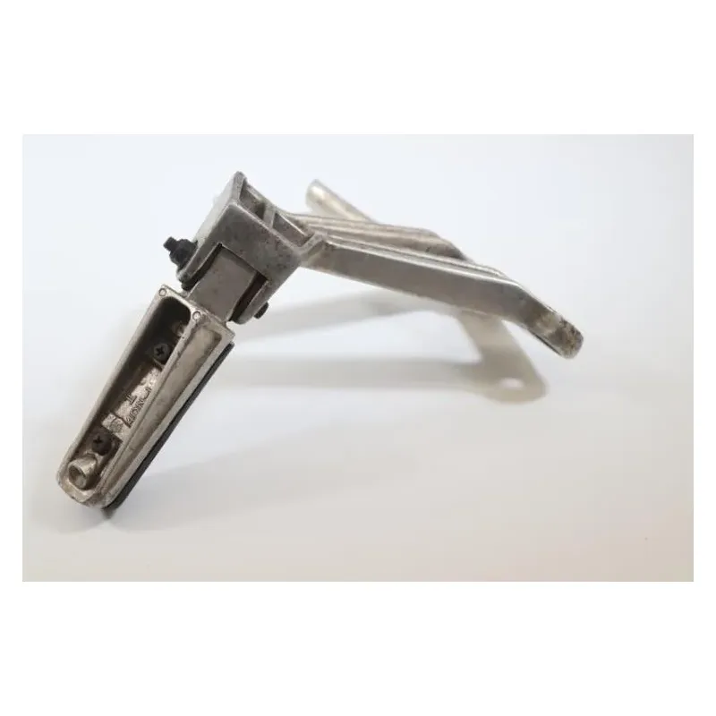 Platine arriere gauche YAMAHA FZS 600 FAZER 1998 - 2001