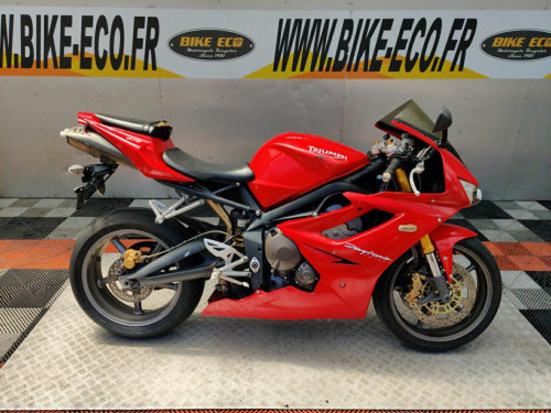 TRIUMPH 675 DAYTONA