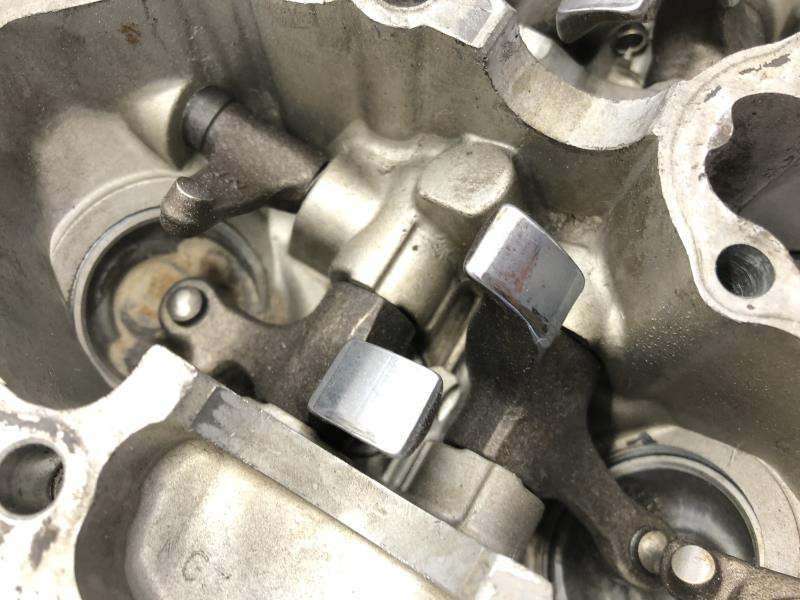 Pièce Moto - Partie moteur - Cache culbuteur de Honda 650cm3 DOMINATOR –  Bikeswap