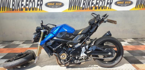 SUZUKI GSR 750