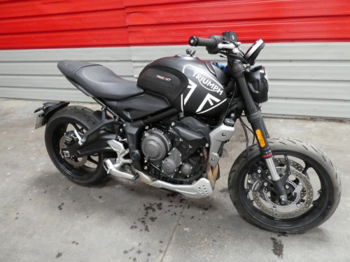 TRIUMPH 660 TRIDENT