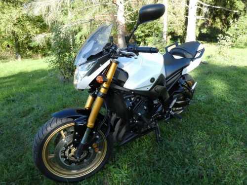 YAMAHA FZ8