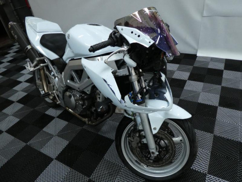 SUZUKI 650 SV