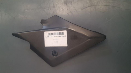 Habillage de cadre droit SUZUKI SV 650 S ABS 07