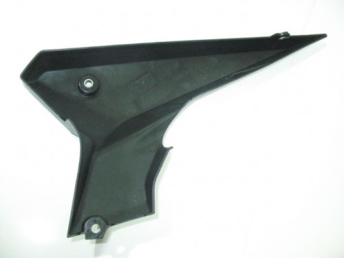 Demi flanc selle droit YAMAHA XJ6 N 600 2013 SP