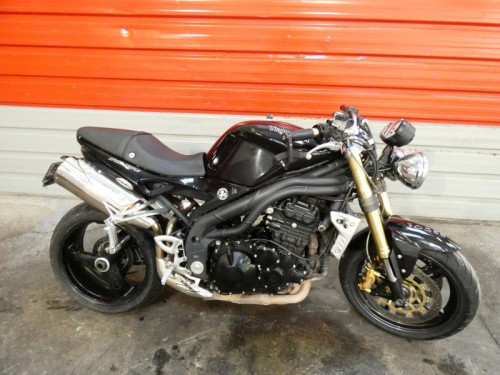 TRIUMPH 1050 SPEED TRIPLE