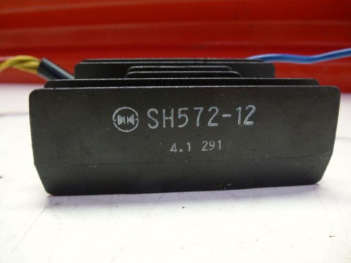 Regulateur charge batterie APRILIA 125 LEONARDO 2001 - 2003