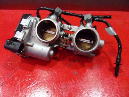 Corps injection droit APRILIA 1000 TUONO 2011 - 2013