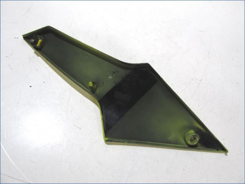 Cache carenage sous selle droit TRIUMPH DAYTONA 955 I 2002-2003