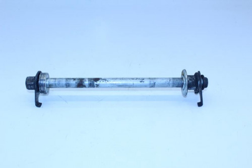 Axe de roue arriere SUZUKI 500 GSE 1989 - 2007