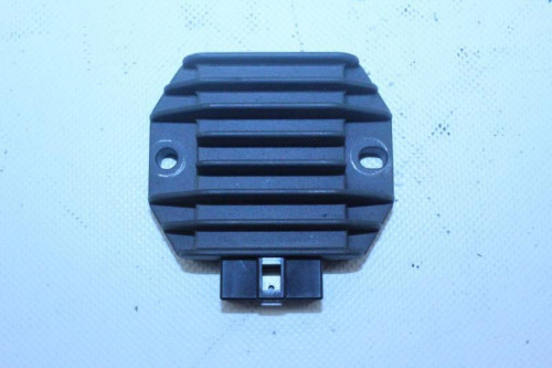 Regulateur charge batterie PIAGGIO 125 MP3 2006 - 2008