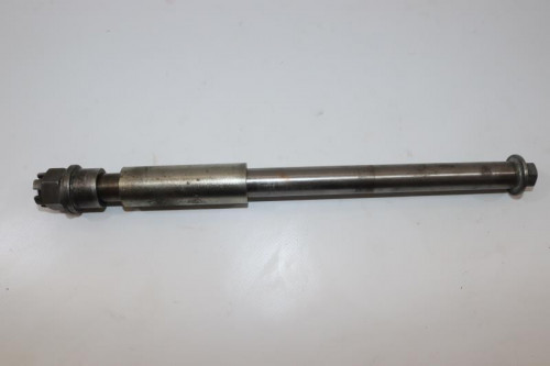 Axe de roue arriere KAWASAKI 1500 VN 1994 - 1996