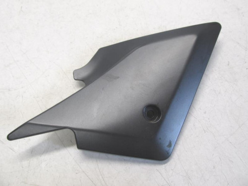 Cache carenage sous selle droit SUZUKI SV 650 S 2003-2006
