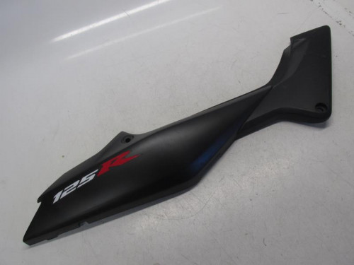 Cache carenage coque arriere droit HONDA CBR 125 R 2004-2006