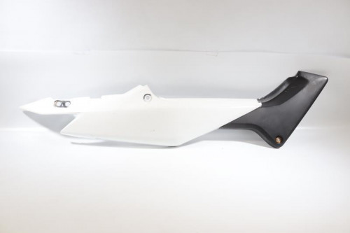 Coque arriere droit HONDA 125 CBR 2004 - 2006
