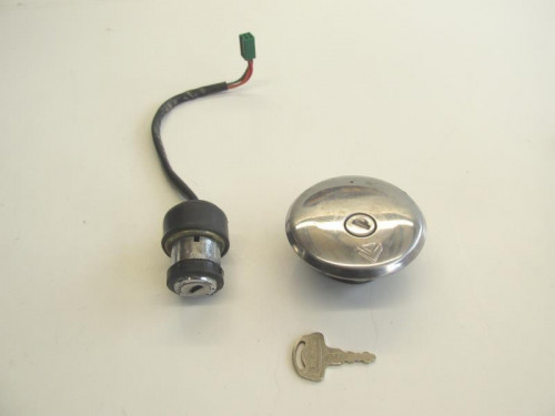 Jeu de serrures contacteur a cle SUZUKI GN 125 1997-2001