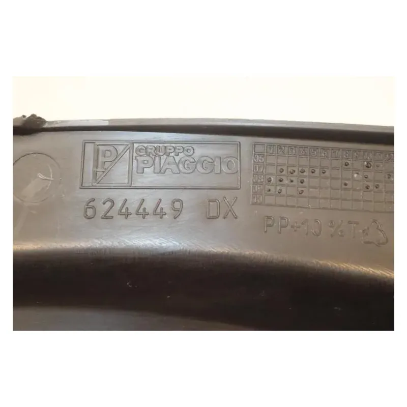 Demi flanc selle droit PIAGGIO MP3 250 LT 2008 - 2009