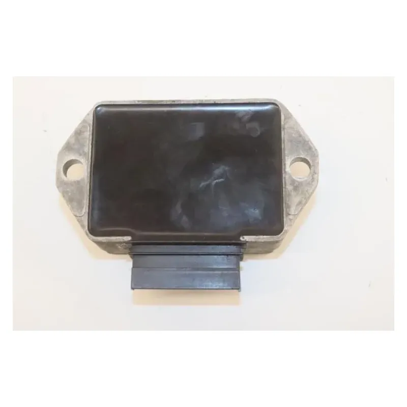 Regulateur charge batterie PIAGGIO TYPHOON 50 2010 - 2017