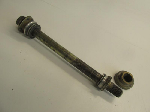 Axe de roue arriere APRILIA CLIMBER 240 R 1989-1995