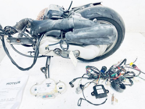Moteur PEUGEOT ELYSEO 100 1999-2002