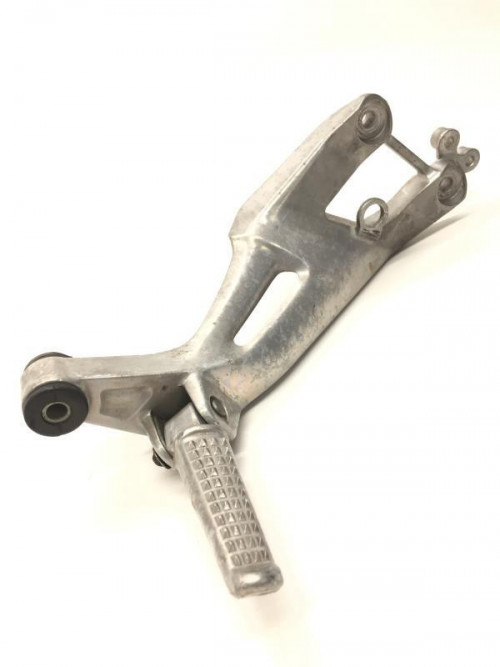 Platine et repose pieds arriere droit HONDA CBR 1100 XX 1997-2007