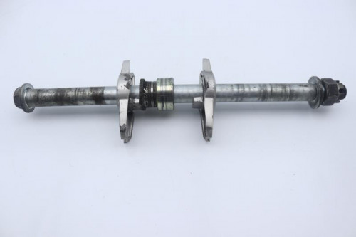Axe de roue arriere KAWASAKI 650 ER6 N 2009 - 2011