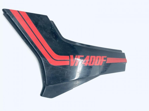 Cache carenage sous selle gauche HONDA VF 400 F 1983-1984