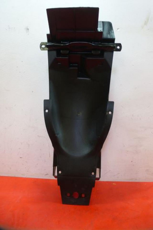 Passage de roue HYOSUNG GT 125 COMET 04-12