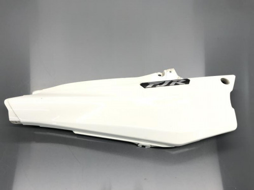 Cache carenage sous selle droit YAMAHA FJR 1300 2008-2011 ABS