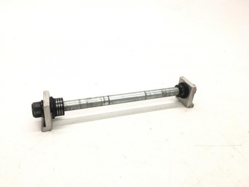 Axe de roue arriere YAMAHA YZF 125 R 2008-2013