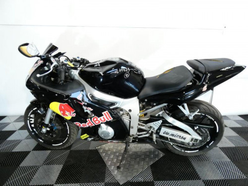 YAMAHA R6