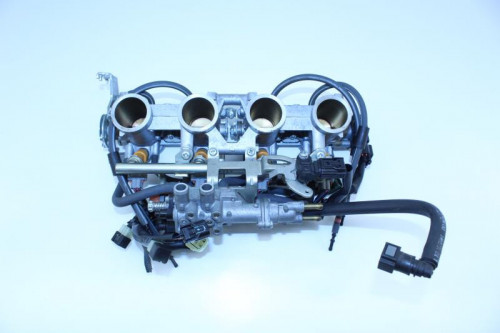 Rampe d'injection YAMAHA XJ6 N 2009 - 2011