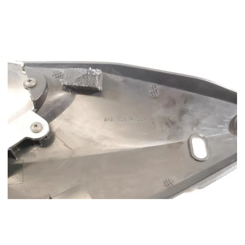 Demi flanc selle droit SUZUKI GSF 600 BANDIT S 2000 - 2004