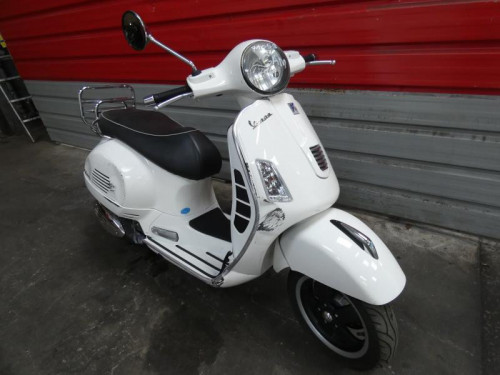 PIAGGIO 300 GTS