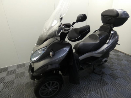 PIAGGIO 300 MP3